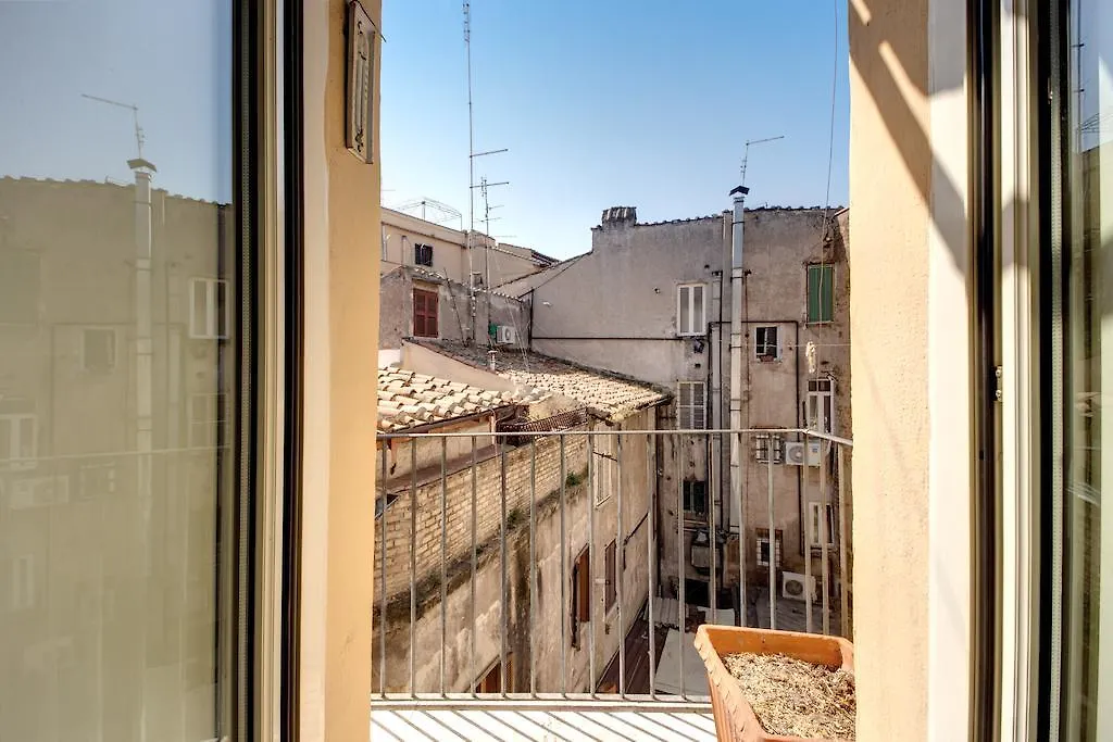 Ground Floor Trastevere Rome Apartment
