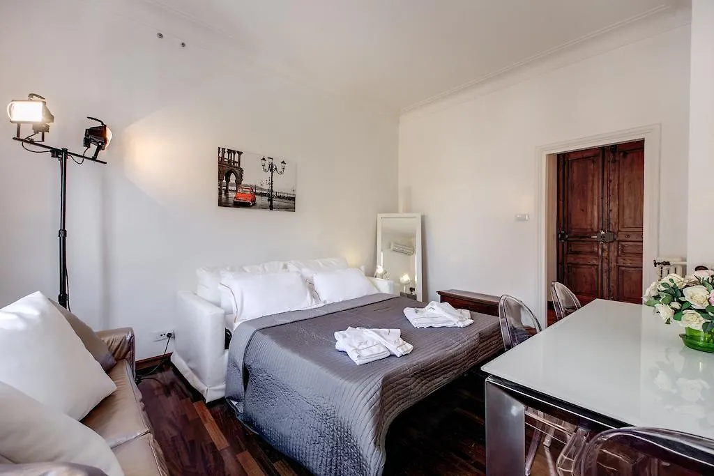 Apartment Ground Floor Trastevere Rome